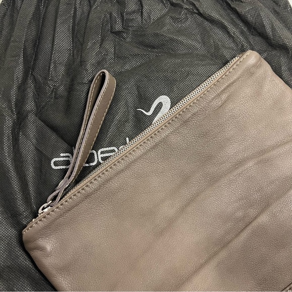 NWOT Alberta Di Canio Italian Leather Dual Tone Colourblock Clutch - Picture 8 of 8